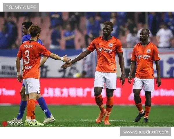 帕尔默持续提升前场组织力，助球队突破困境取得佳绩