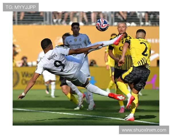 皇马越换越年轻，阵容年轻化背景下隐患显现对赛季稳定性面临考验